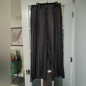New York & Company Black and White Patterned Wide-Leg Pants